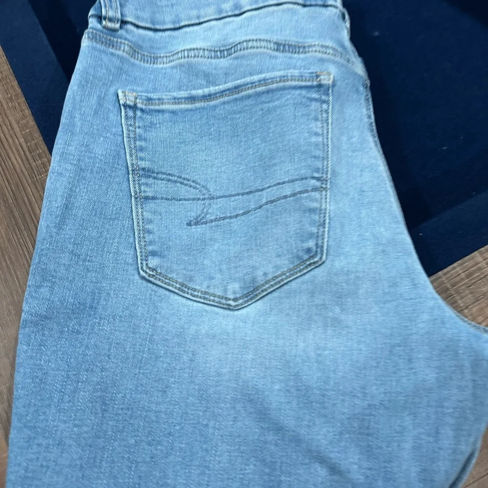 Classic Blue Women's Jeans - Picture 9 of 16
